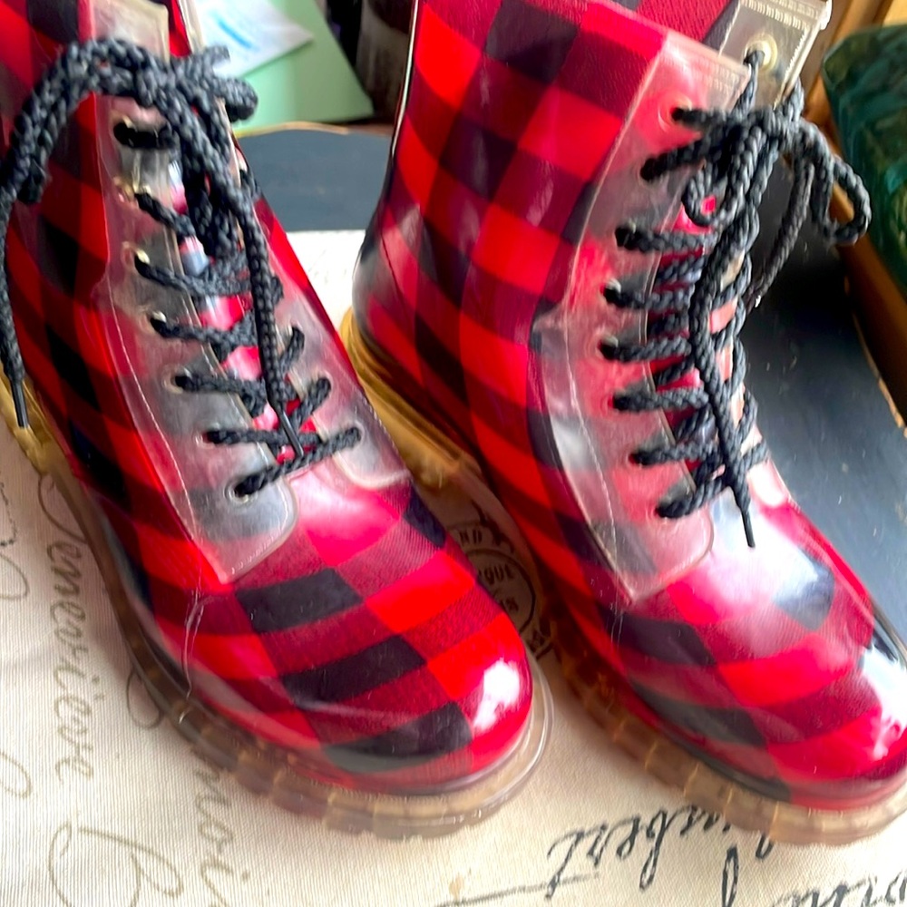 Clear gel over red/black checkered boots